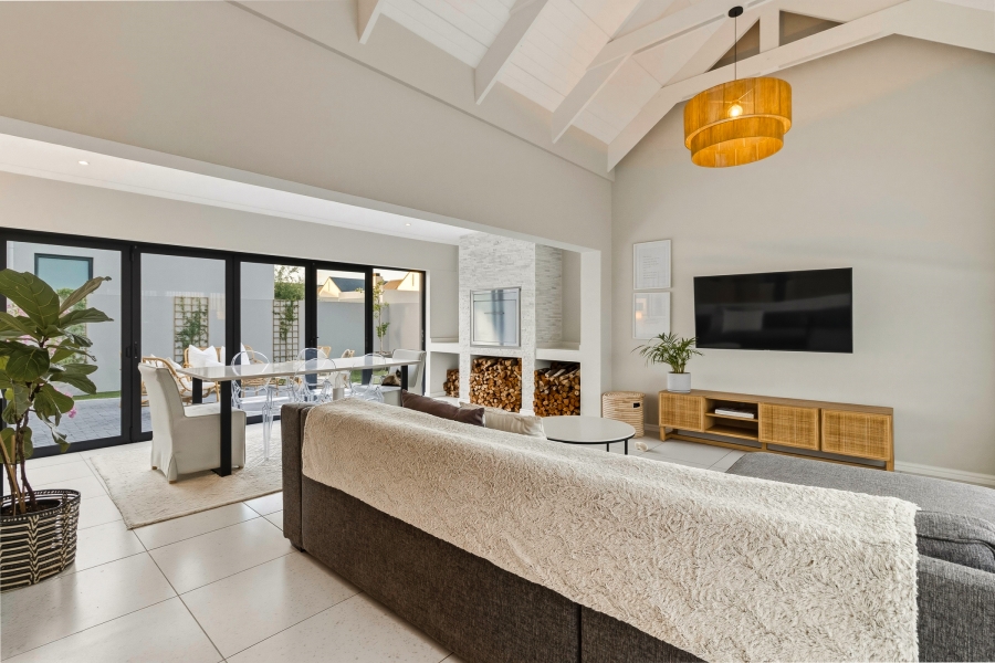 3 Bedroom Property for Sale in Aan de Wijnlanden Western Cape